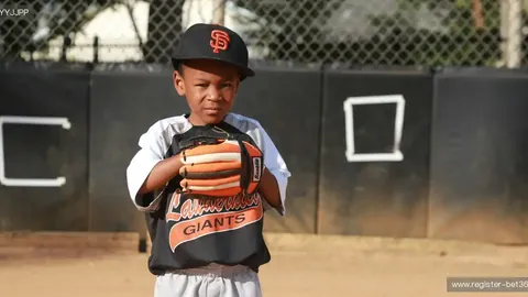 巅峰对决再燃战火！瓜迪奥拉与药厂一决高下，执教生涯战绩揭秘：6胜2平1负，谁能笑到最后？